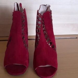 Vince Camuto Red Cutout Peep-Toe Heels